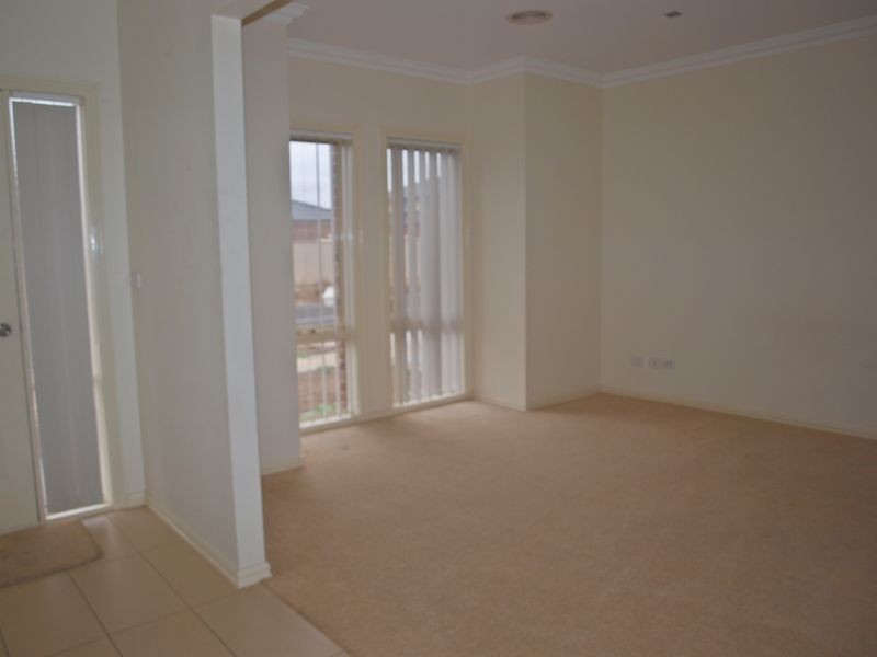 46 Howardson Circuit, St Albans VIC 3021