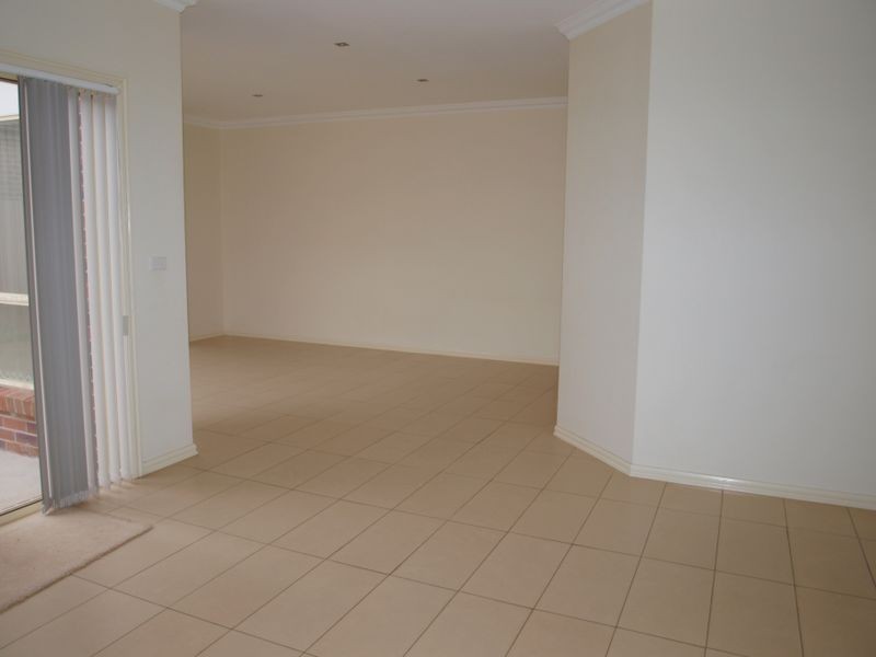 46 Howardson Circuit, St Albans VIC 3021