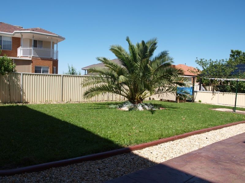 5 Wise Way, Roxburgh Park VIC 3064