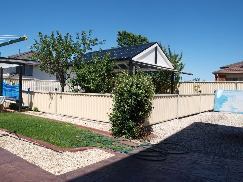 5 Wise Way, Roxburgh Park VIC 3064