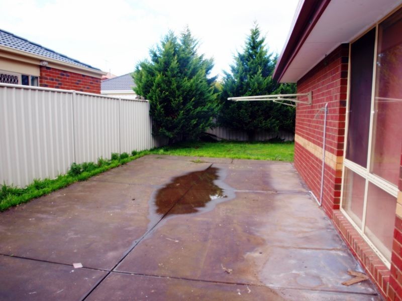 28 O’Donnell Drive, Caroline Springs VIC 3023