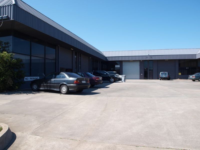 1/40 Barrie Road, Tullamarine VIC 3043