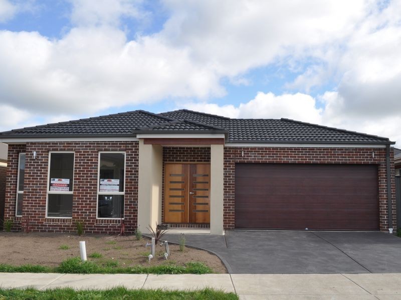 8 Huntingfield Street, Craigieburn VIC 3064
