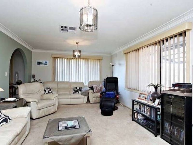 39 Bird Street, Deer Park VIC 3023