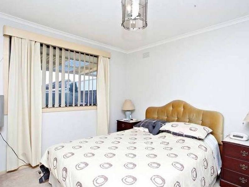 39 Bird Street, Deer Park VIC 3023