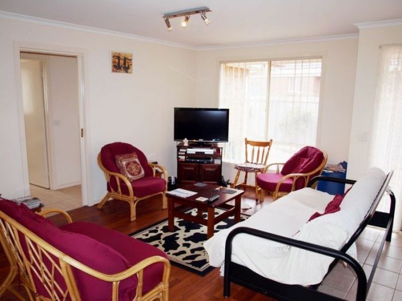 2/28 Marriot Road, Keilor Downs VIC 3038