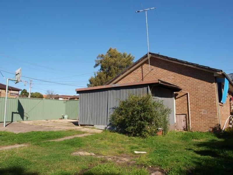 282 Carrick Drive, Gladstone Park VIC 3043