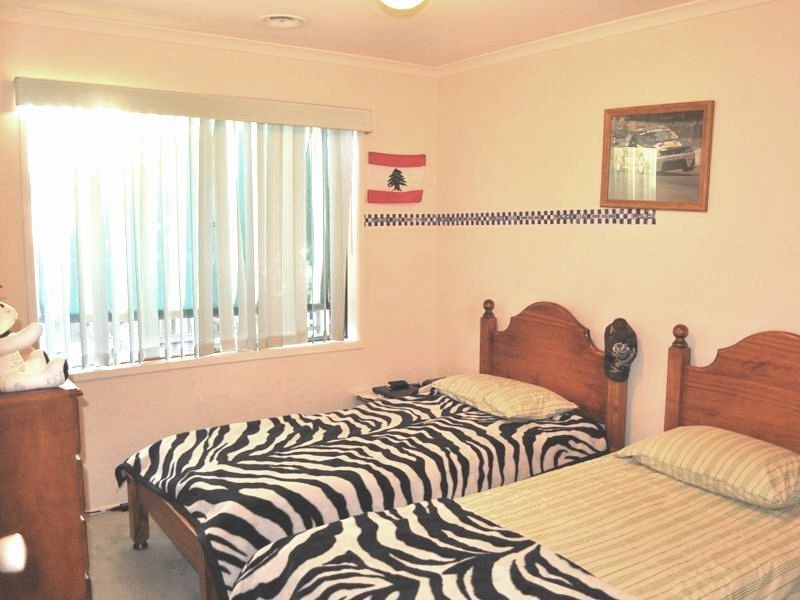 11 Conroy Place, Roxburgh Park VIC 3064