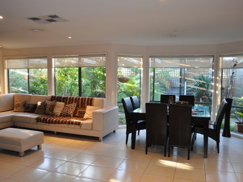 11 Conroy Place, Roxburgh Park VIC 3064