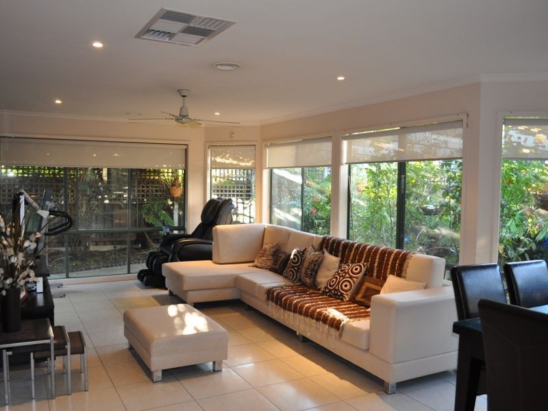 11 Conroy Place, Roxburgh Park VIC 3064