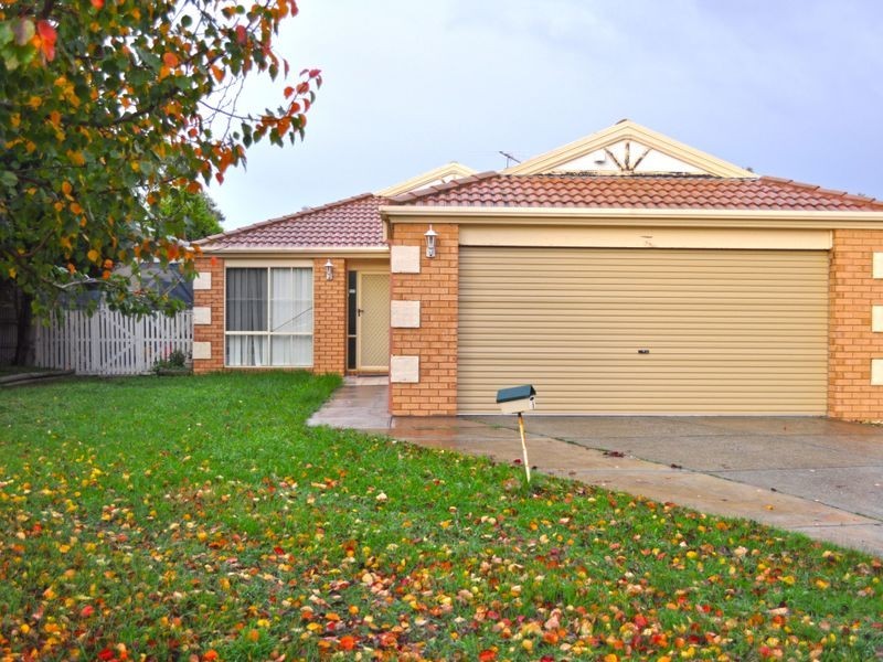6 Conroy Place, Roxburgh Park VIC 3064