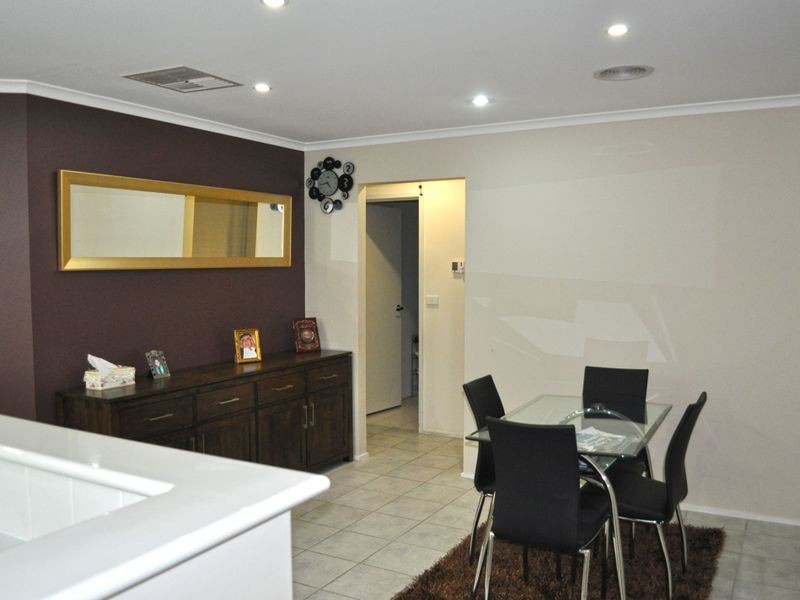 6 Conroy Place, Roxburgh Park VIC 3064