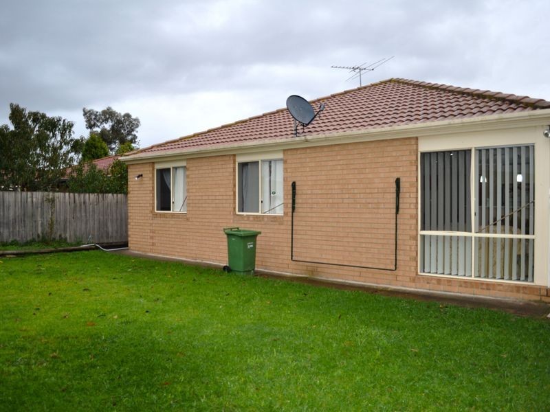 6 Conroy Place, Roxburgh Park VIC 3064