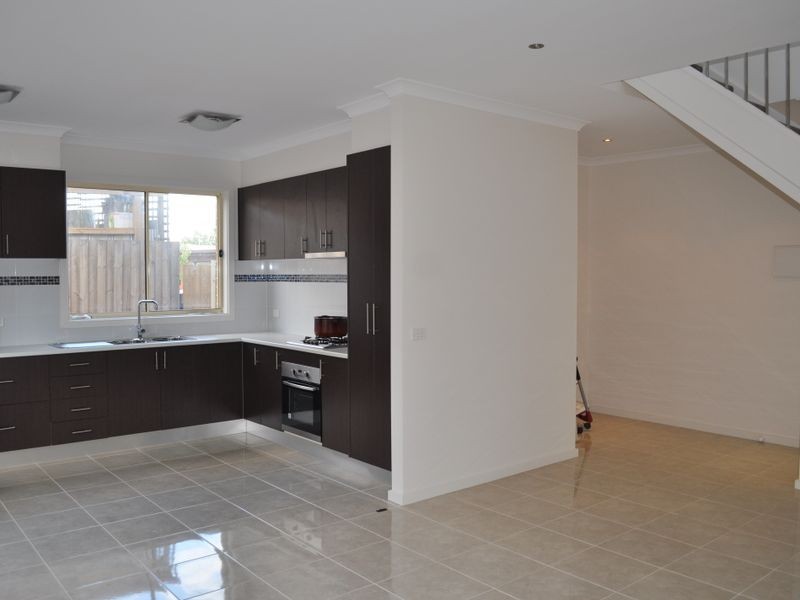 3/8 Knight Court, Meadow Heights VIC 3048