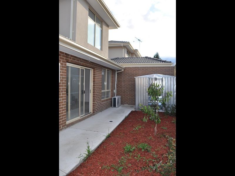 3/8 Knight Court, Meadow Heights VIC 3048