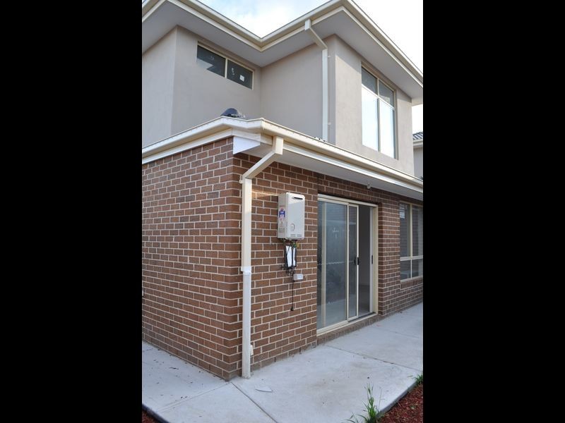 3/8 Knight Court, Meadow Heights VIC 3048