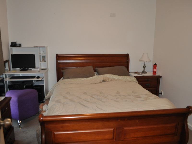 2/8 Knight Court, Meadow Heights VIC 3048