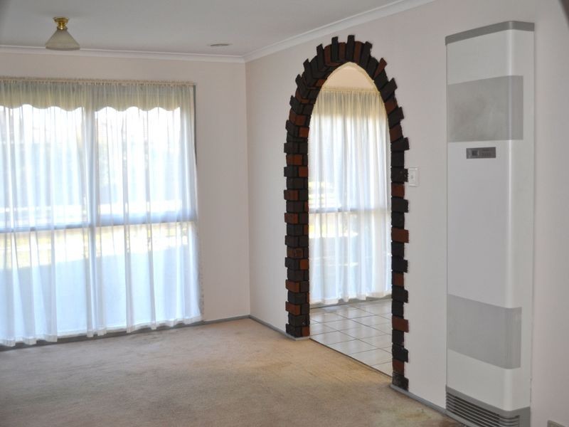 4 Marham Place, Tullamarine VIC 3043