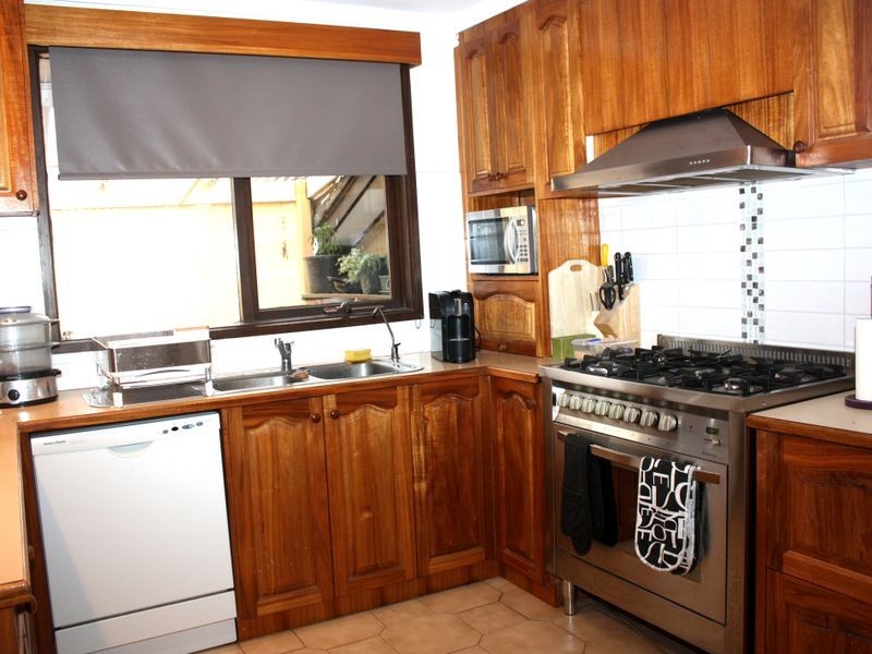 23 Barrington Crescent, Gladstone Park VIC 3043