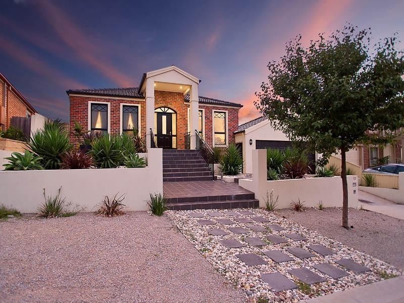 13 Correll Way, Roxburgh Park VIC 3064