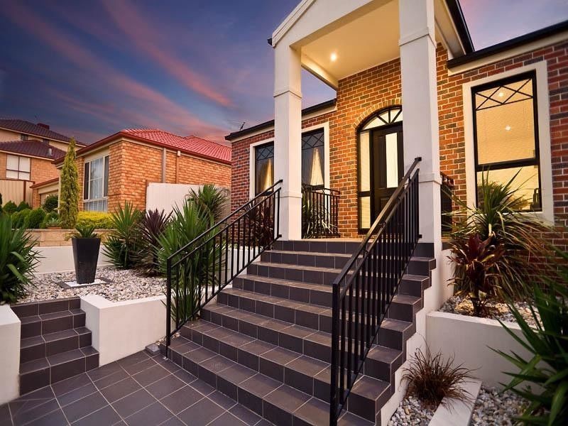 13 Correll Way, Roxburgh Park VIC 3064