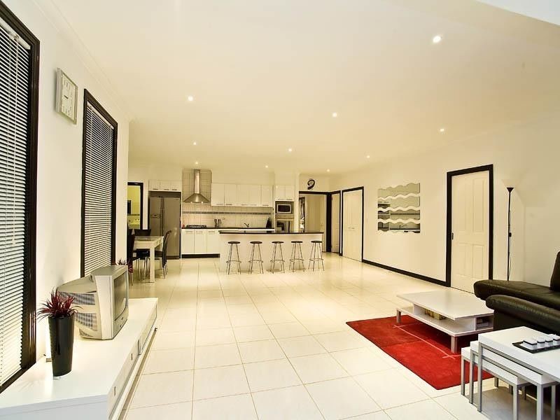 13 Correll Way, Roxburgh Park VIC 3064