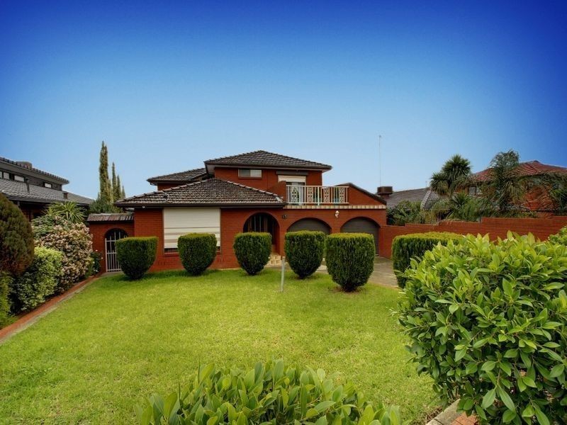 15 Harricks Crescent, Attwood VIC 3049