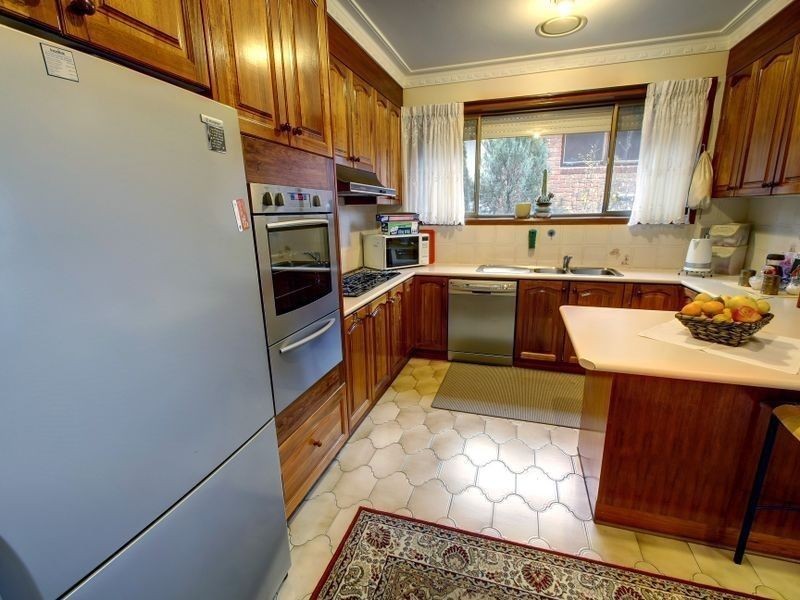 15 Harricks Crescent, Attwood VIC 3049