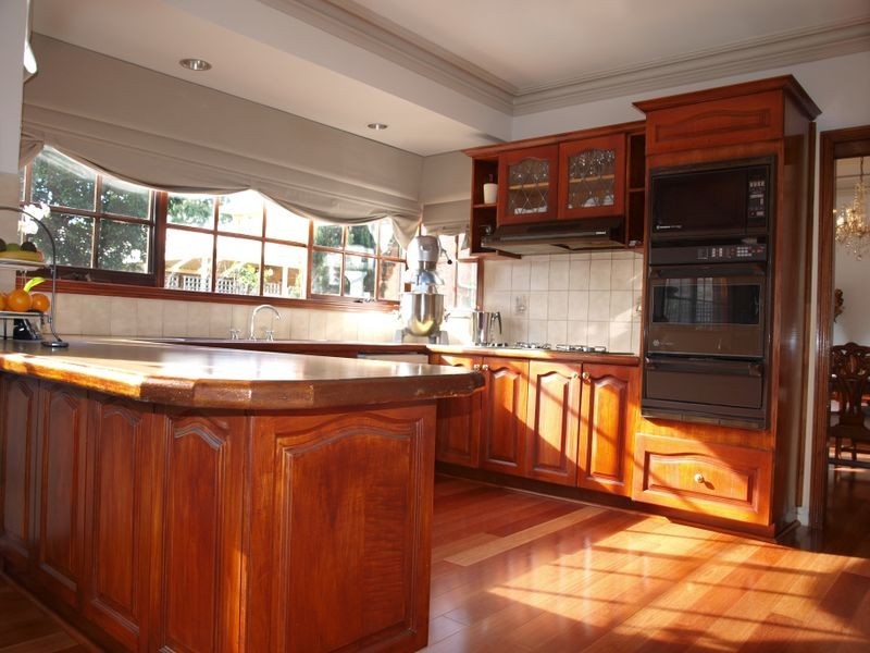 44 Burrowye Crescent, Keilor VIC 3036