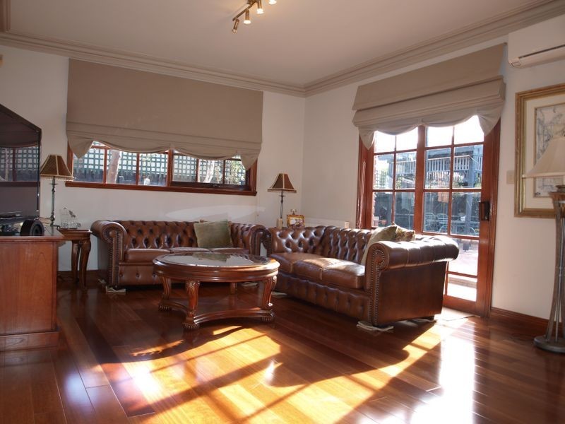 44 Burrowye Crescent, Keilor VIC 3036