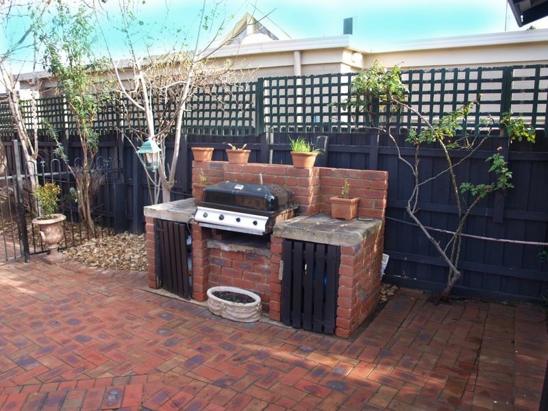 44 Burrowye Crescent, Keilor VIC 3036