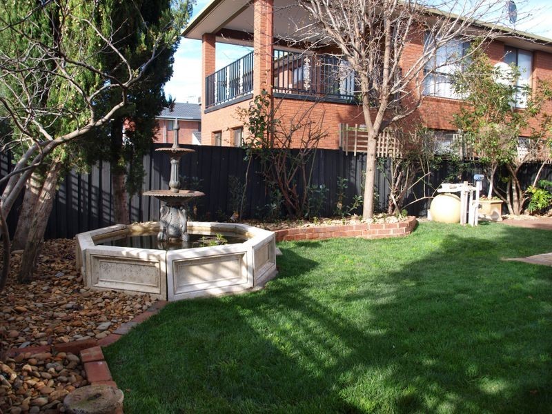 44 Burrowye Crescent, Keilor VIC 3036