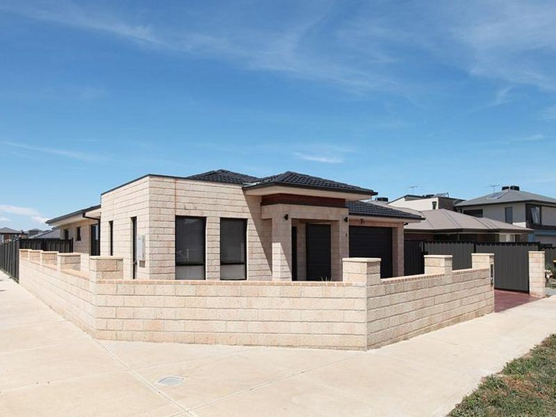 2 Kirkstead Grove, Craigieburn VIC 3064