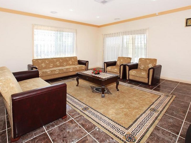 2 Kirkstead Grove, Craigieburn VIC 3064