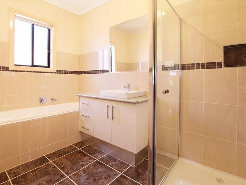 2 Kirkstead Grove, Craigieburn VIC 3064