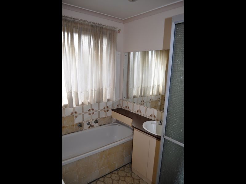 16 Alison Place, Attwood VIC 3049