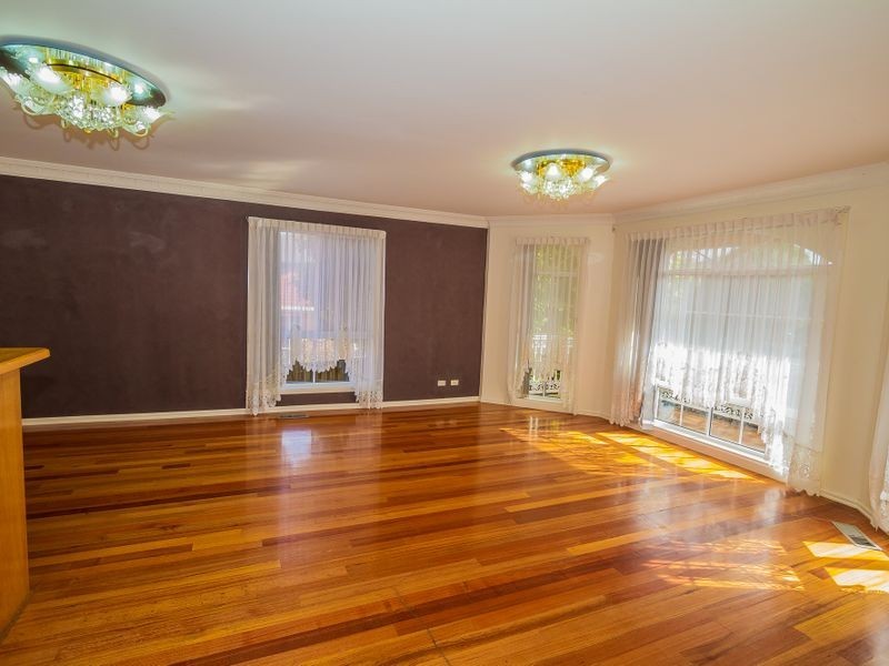 16 Aberdeen Avenue, Greenvale VIC 3059