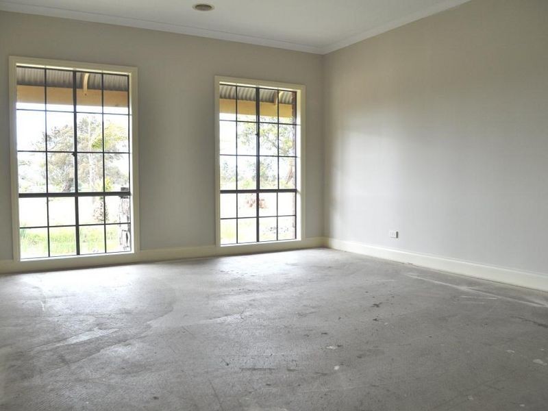 105 Forest Red Gum Drive, Mickleham VIC 3064