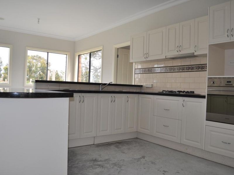 105 Forest Red Gum Drive, Mickleham VIC 3064