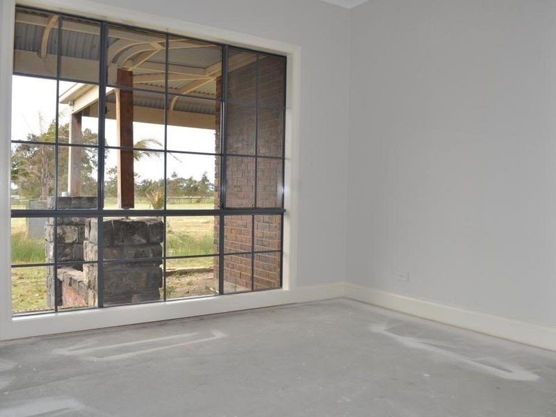 105 Forest Red Gum Drive, Mickleham VIC 3064
