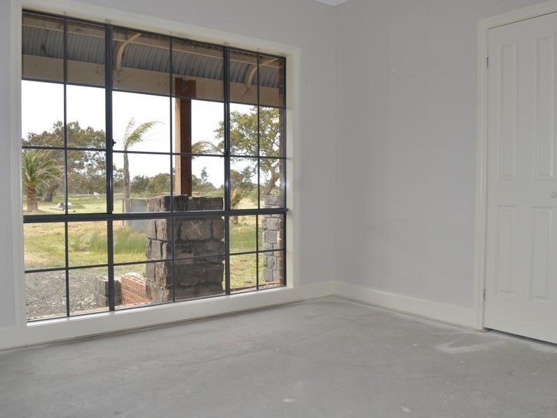 105 Forest Red Gum Drive, Mickleham VIC 3064