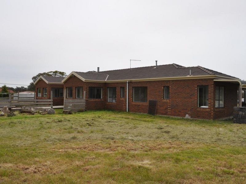 105 Forest Red Gum Drive, Mickleham VIC 3064