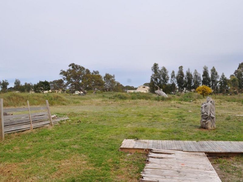 105 Forest Red Gum Drive, Mickleham VIC 3064