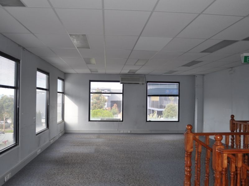 8 Lillee Crescent, Tullamarine VIC 3043