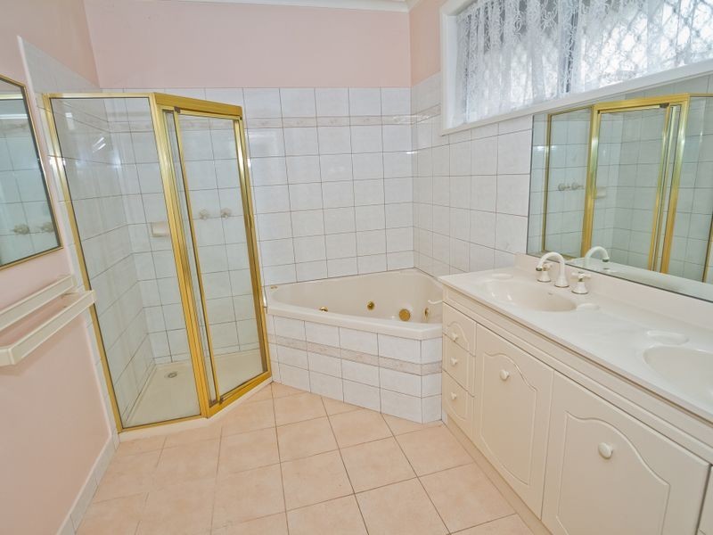 27 Hunter Street, Keilor VIC 3036