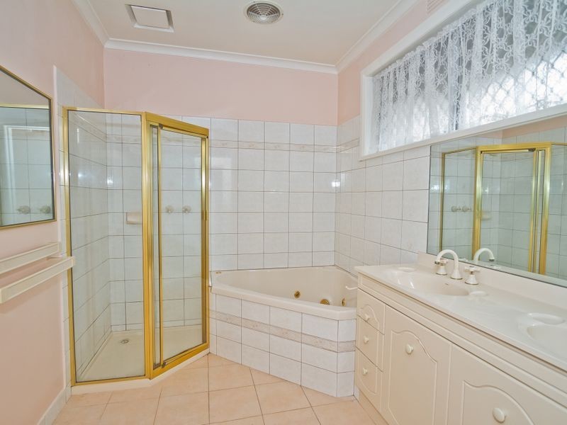 27 Hunter Street, Keilor VIC 3036