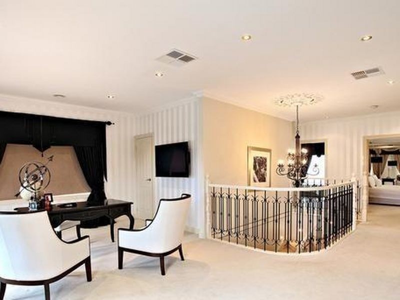 44 Malcolm Creek Parade, Craigieburn VIC 3064