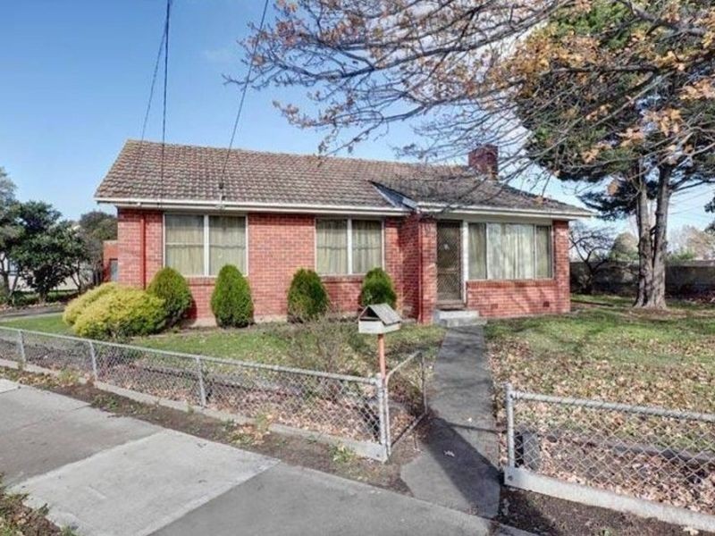 16 Rosedale Crescent, Dallas VIC 3047