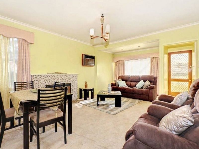 16 Rosedale Crescent, Dallas VIC 3047