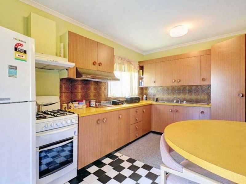 16 Rosedale Crescent, Dallas VIC 3047